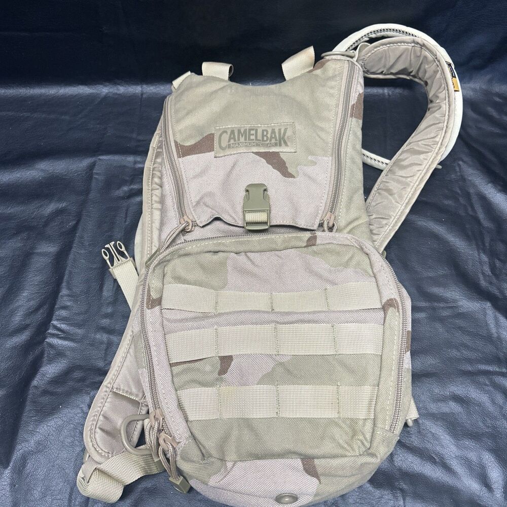 Camelbak Maximum Gear Ambush Hydration Pack Backpack & 3L Bladder Coyote Brown